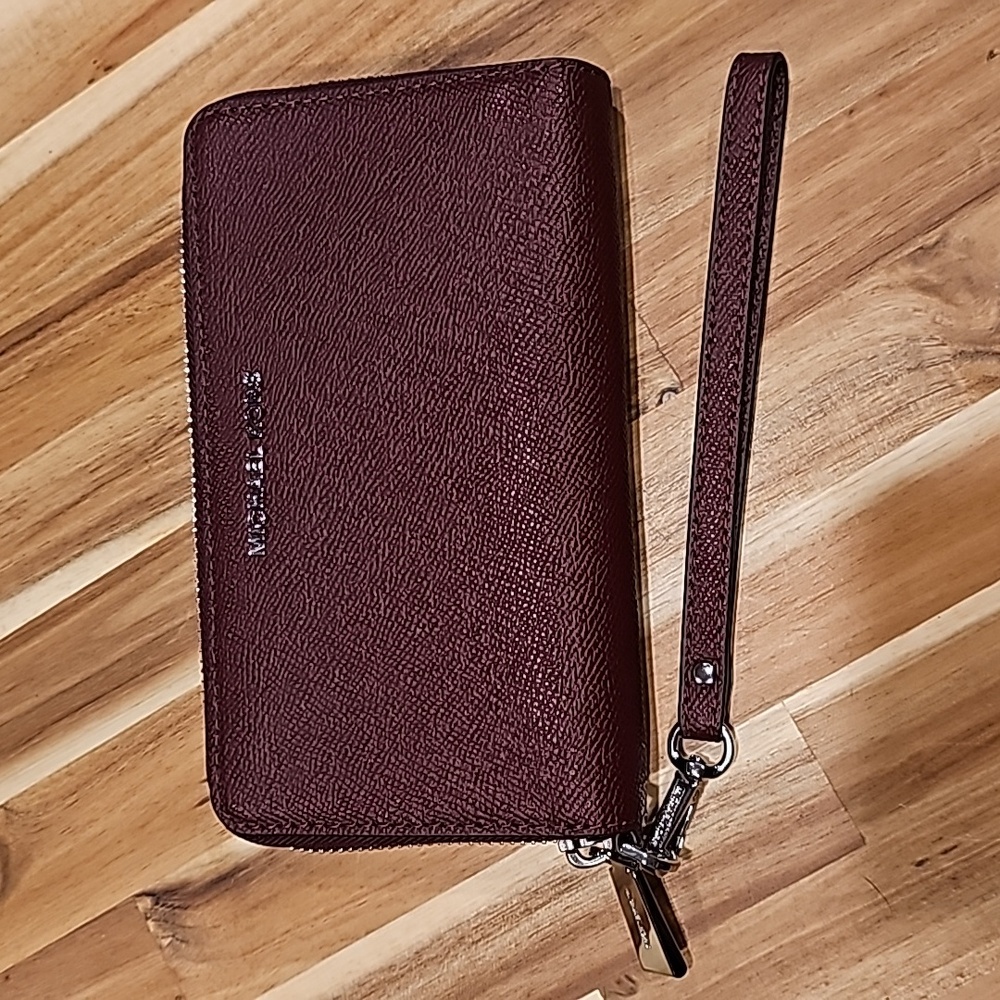 Michael Kors Wallet Merlot Leather, Like New